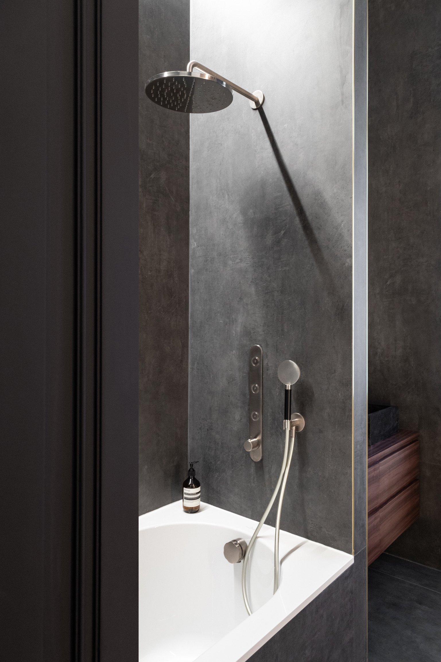 Secondary bathroom — Paris 1st