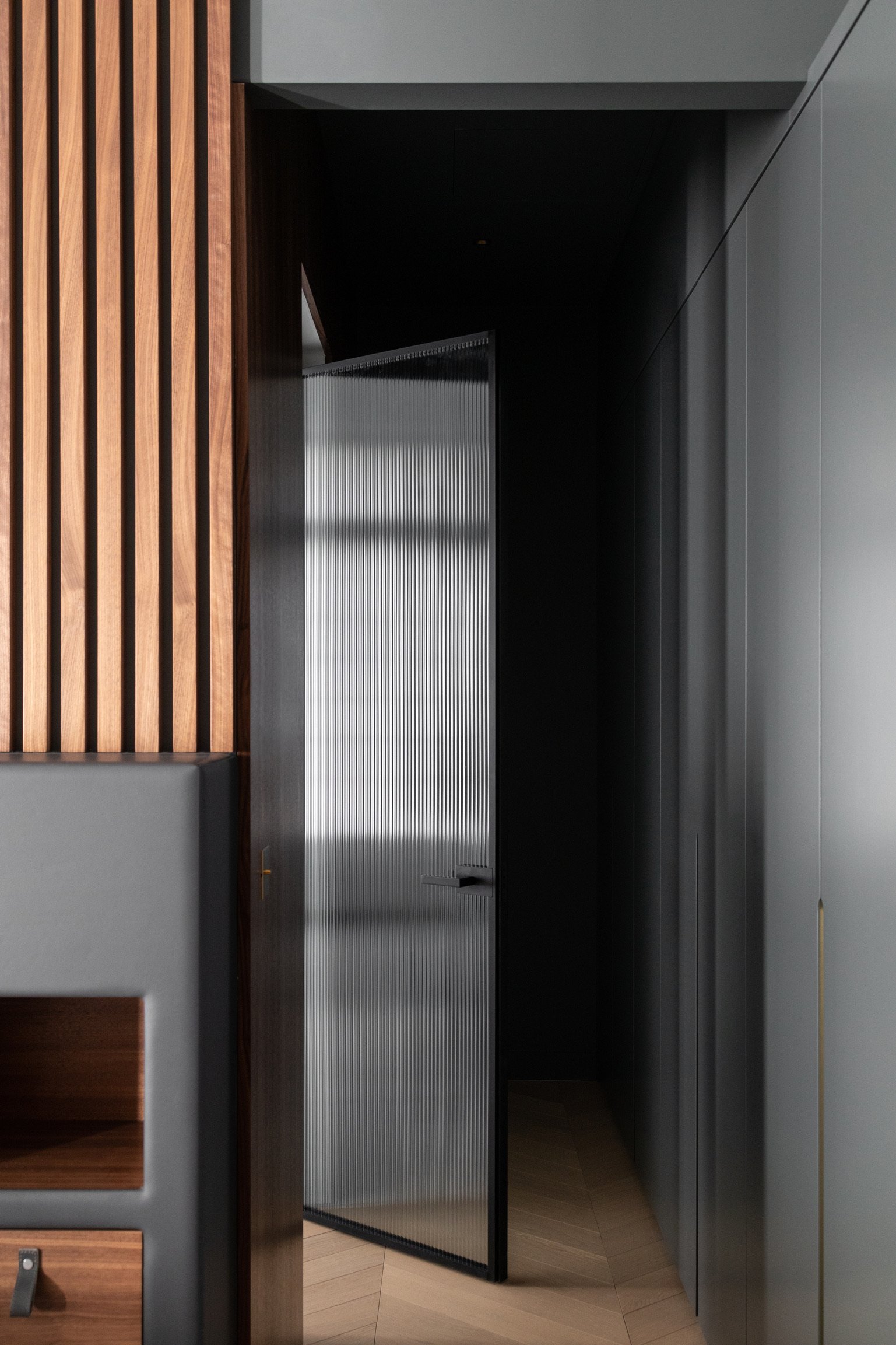 Fluted glass door — Paris 1st