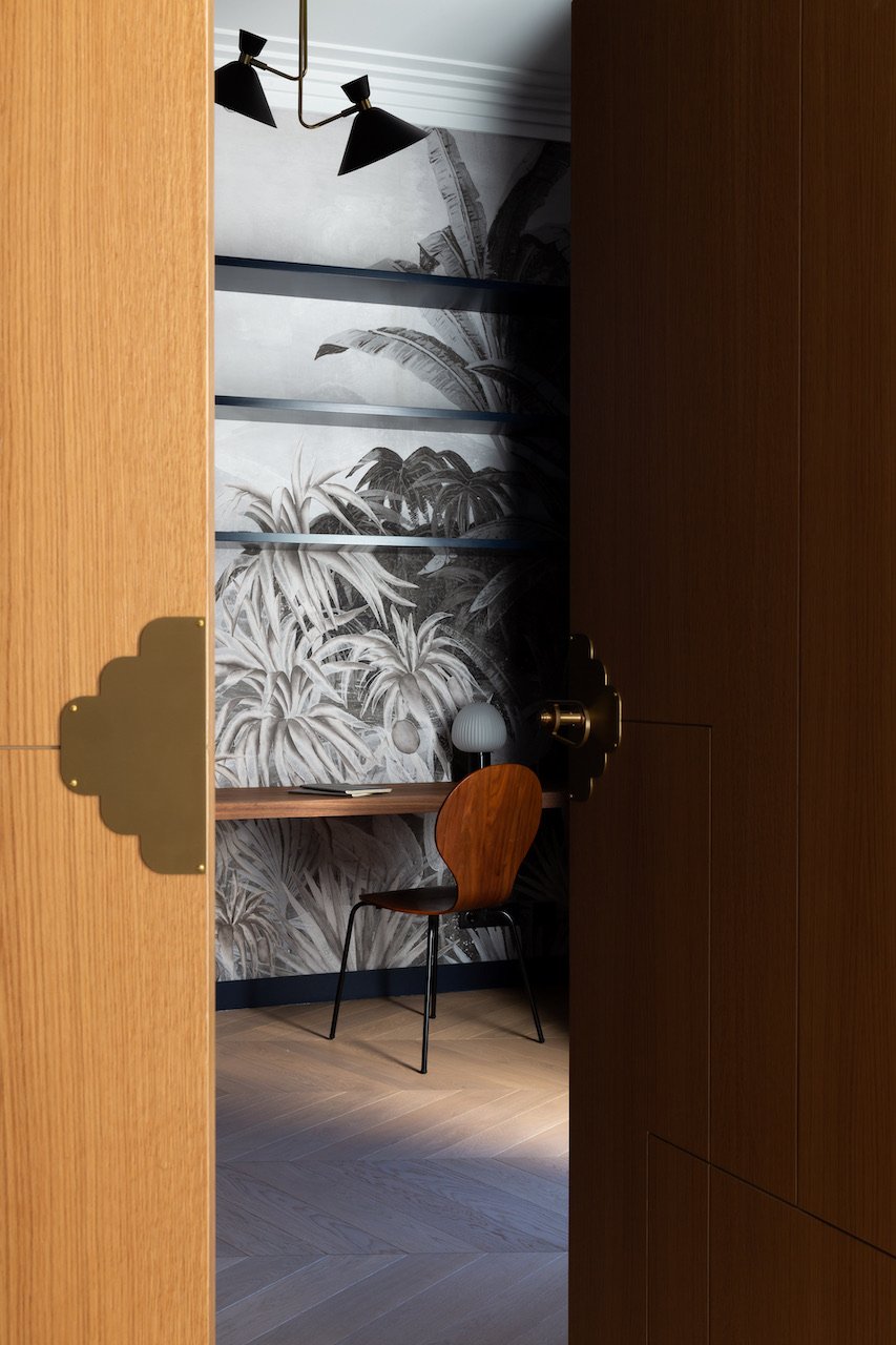 Children bedroom detail — Paris 16th