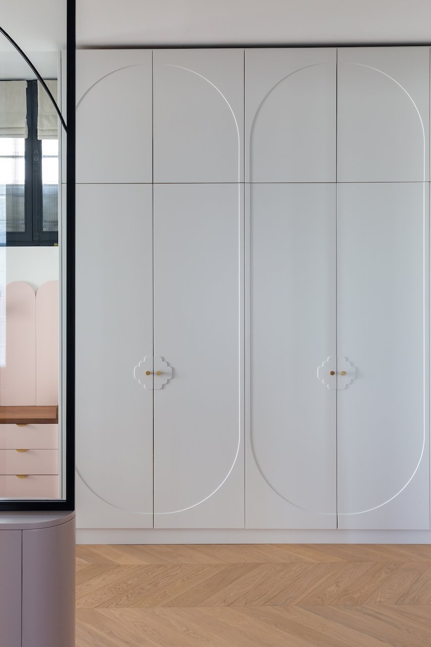 Lacquered cabinet detail — Paris 16th