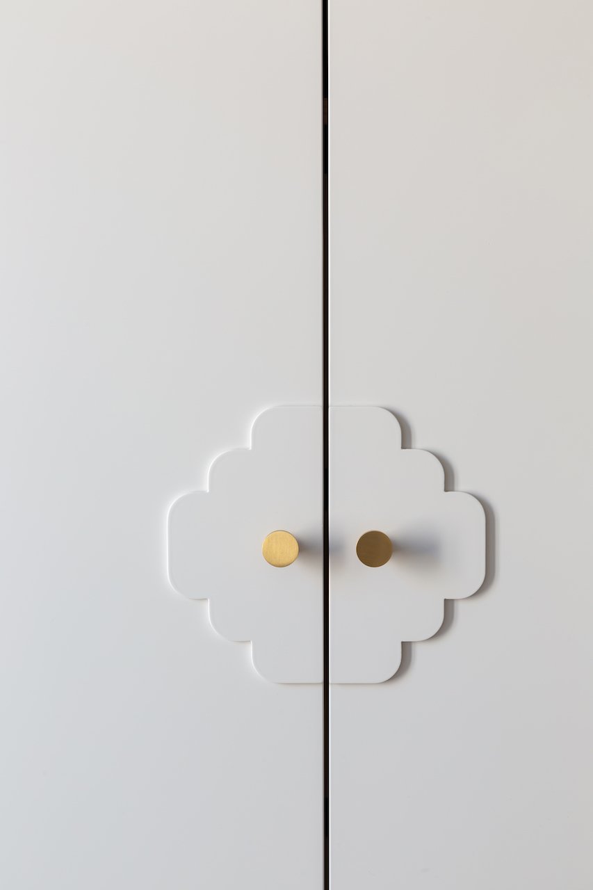 Wall-hung WC with niches — Paris 16th