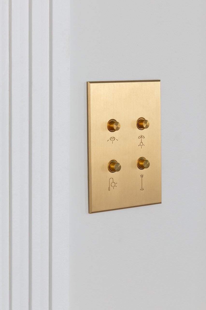 Teal oak double basin — Paris 16th