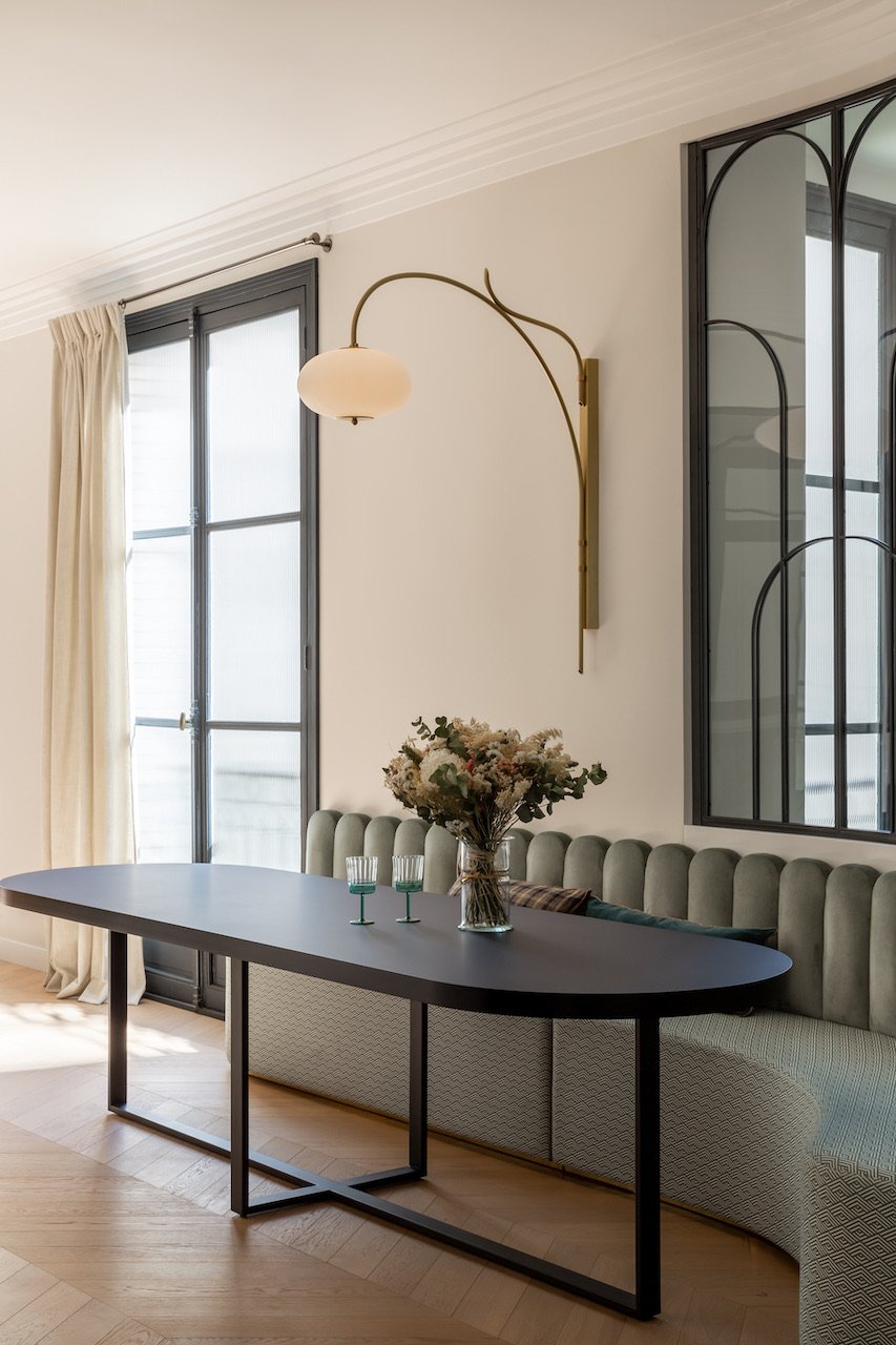 Dining room sage banquette — Paris 16th