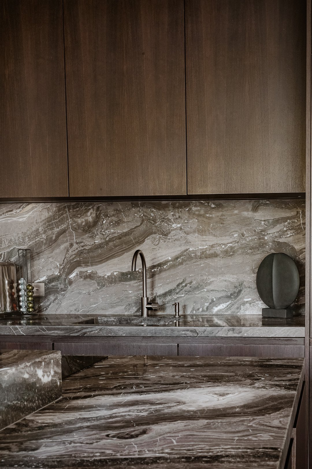 Dark grey marble entrance — Paris 7th