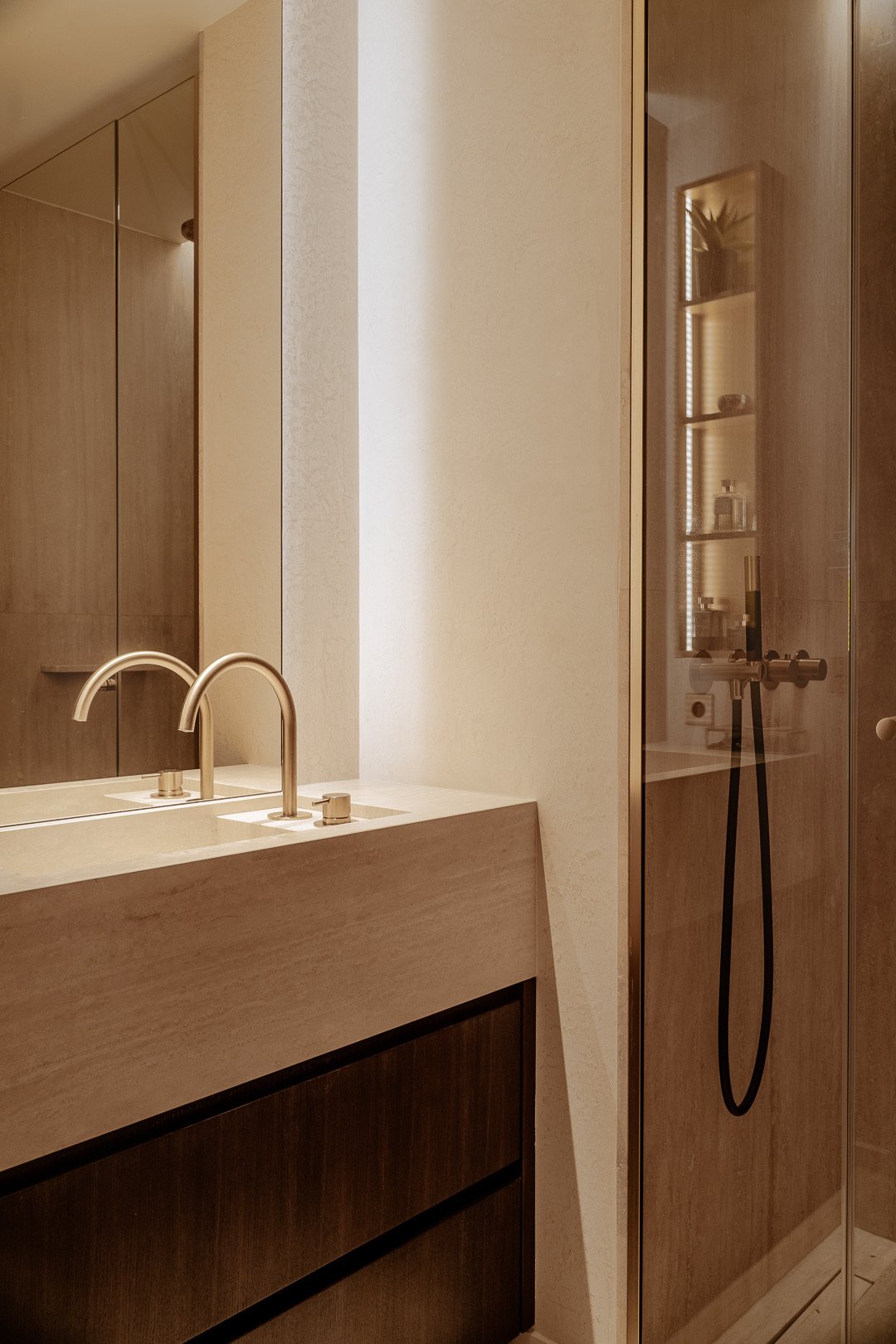 Travertine basin and brass fittings — Paris 7th