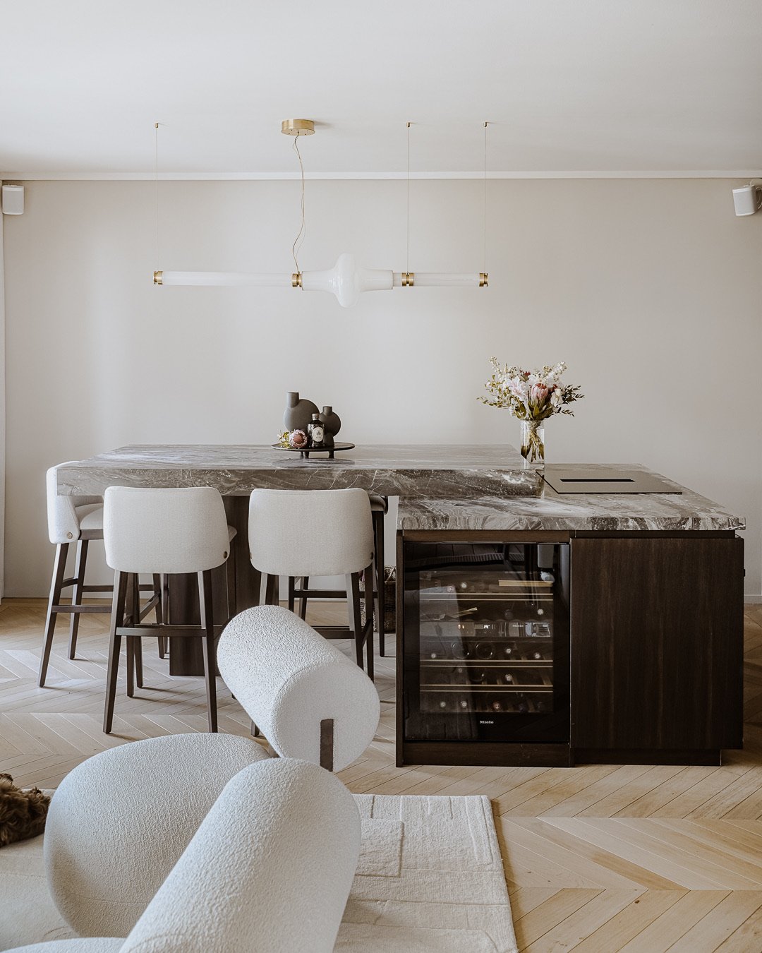 Ceramic vase and dried flowers detail — Paris 7th