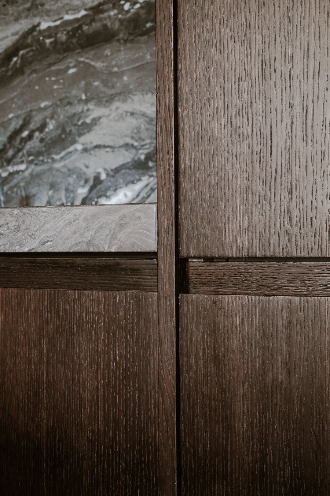 Integrated kitchen and marble worktop — Paris 7th