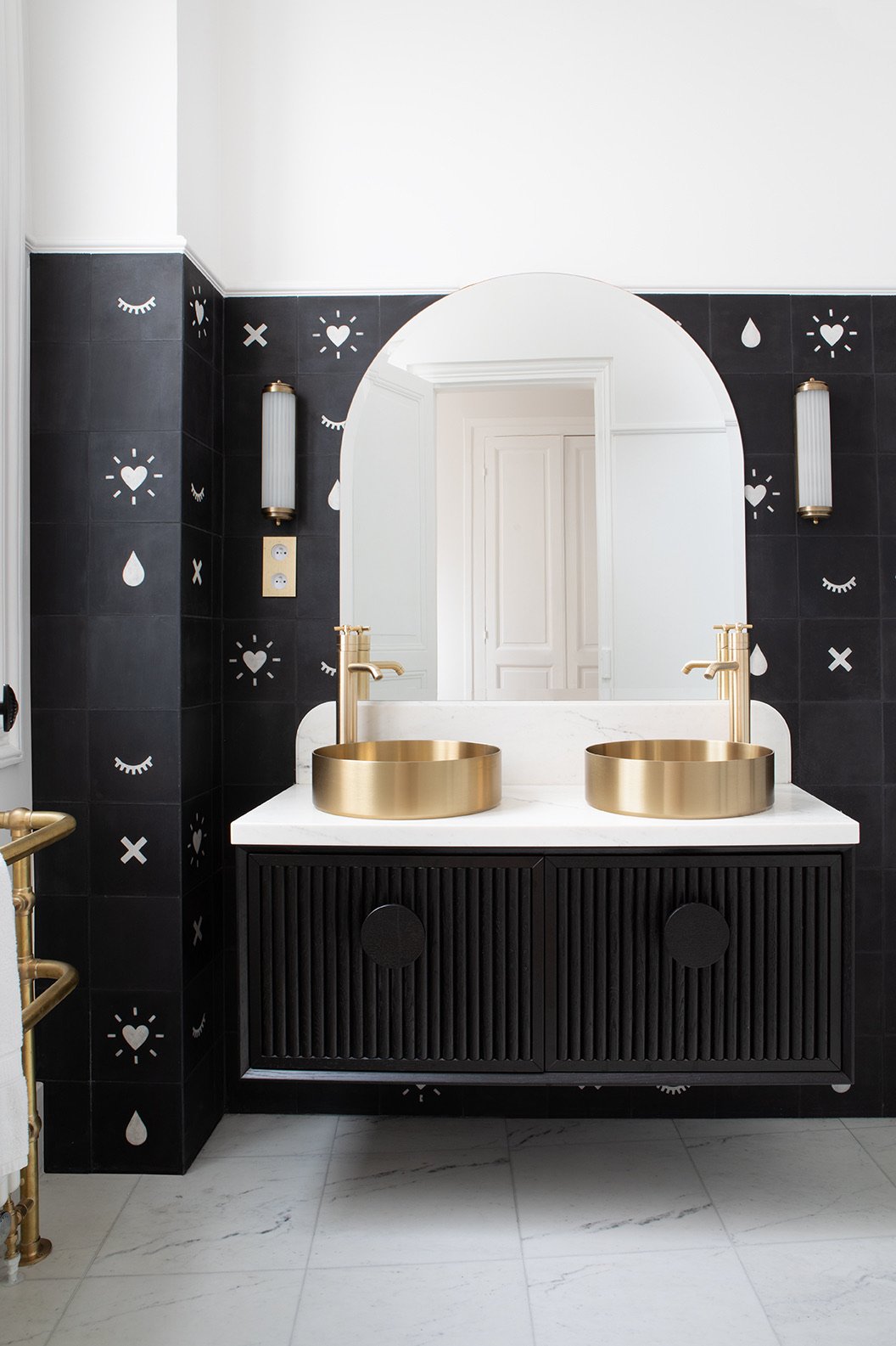 Aqua green children bedroom — Paris 16th