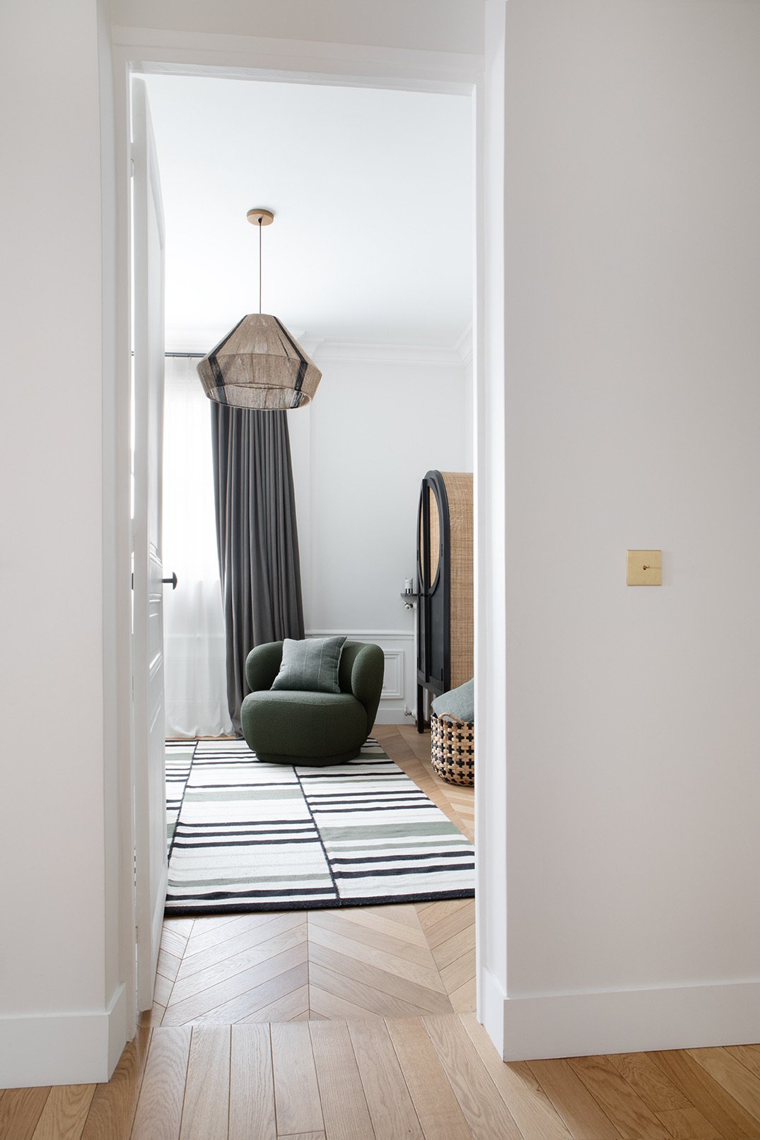 Children bedroom detail — Paris 16th