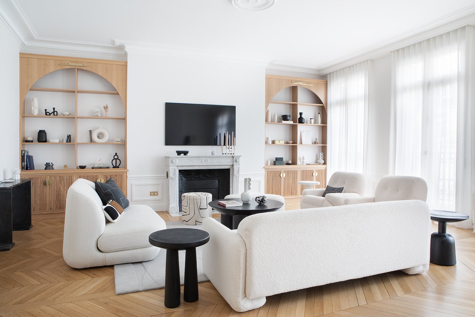 Living room arched bookcases — Paris 16th