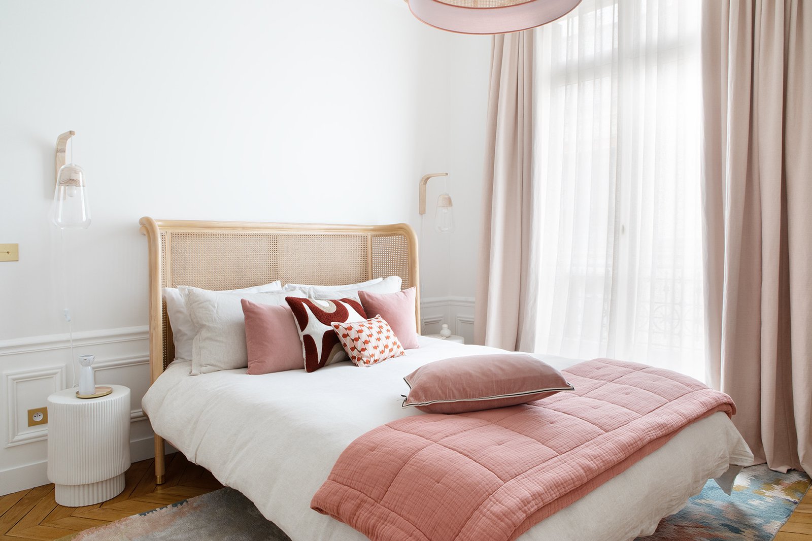 Brass fittings detail — Paris 16th