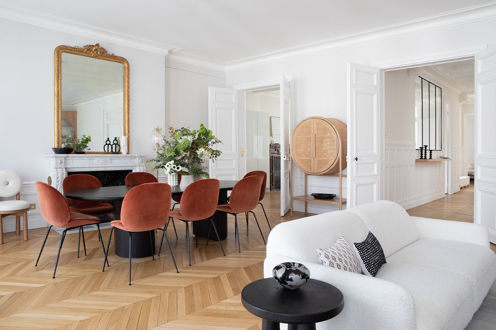 Dining room terracotta velvet chairs — Paris 16th