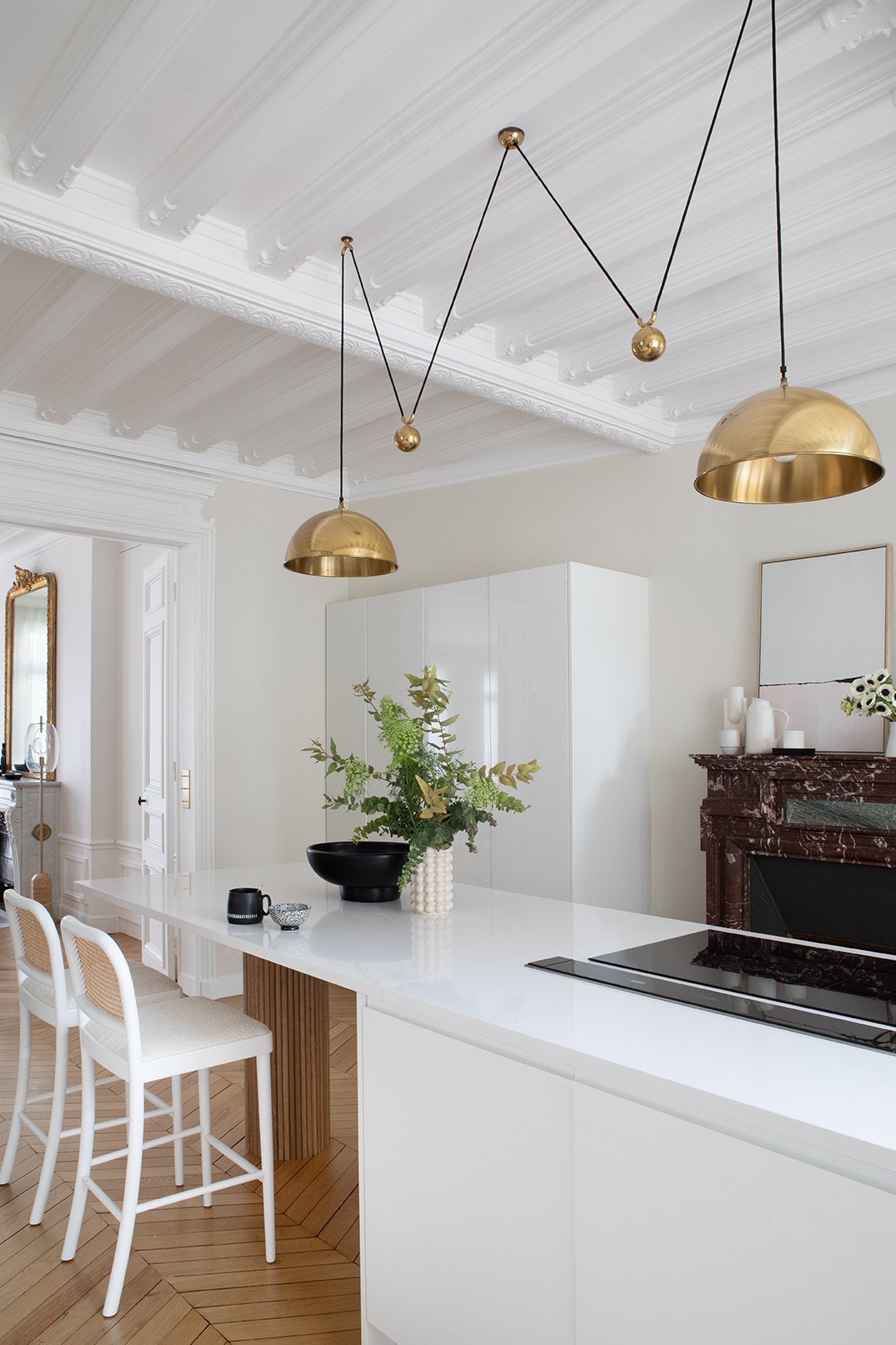 Kitchen glass partition and stools — Paris 16th