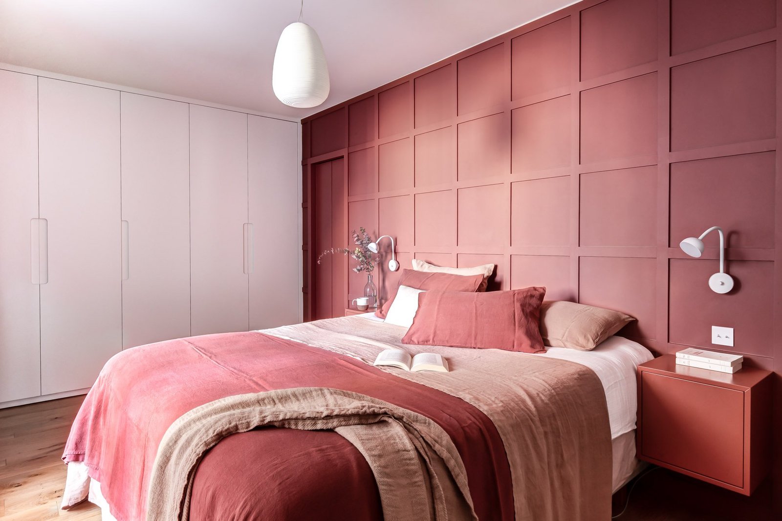 Bedroom wide view — Le Marais