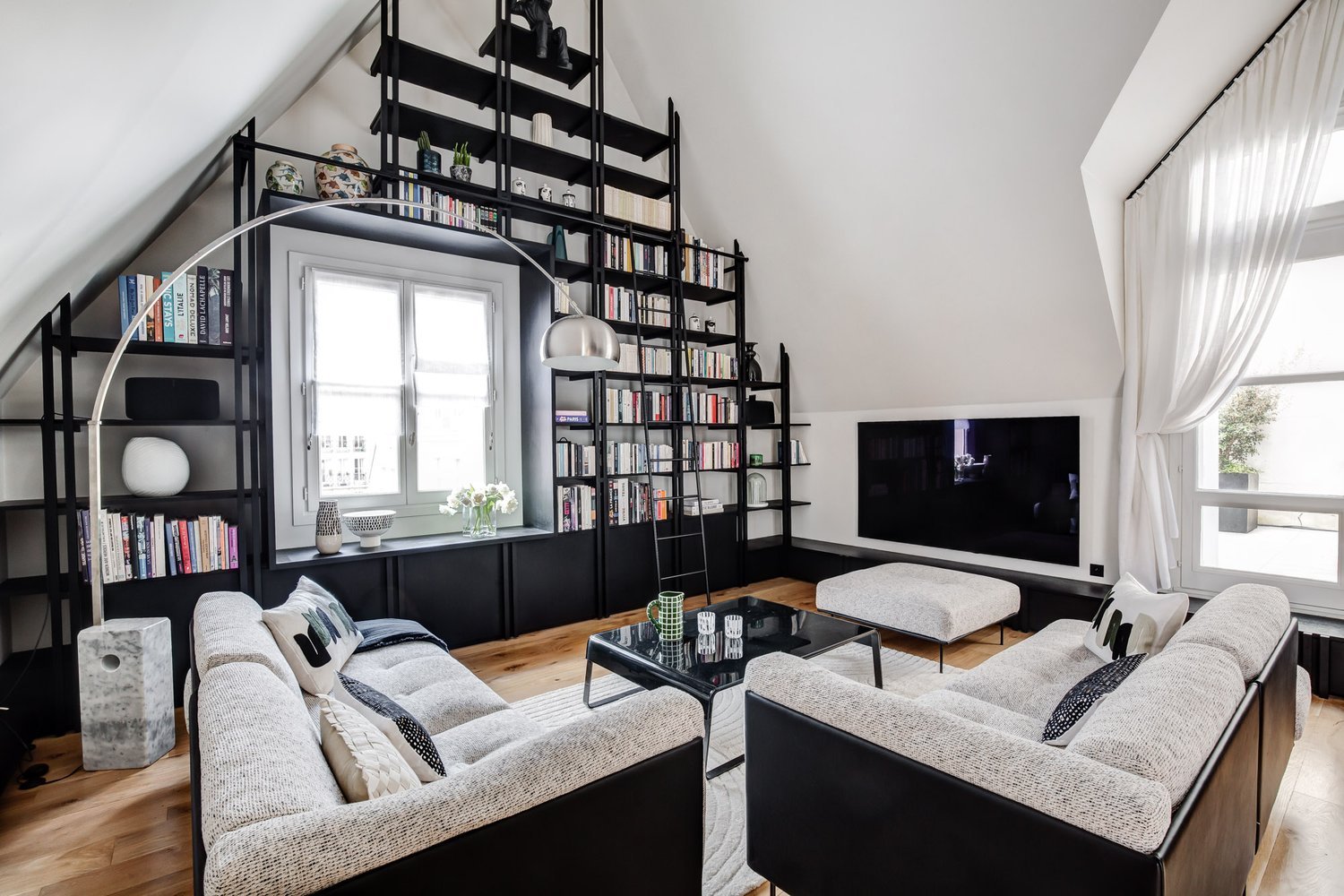 Living room right perspective — Le Marais