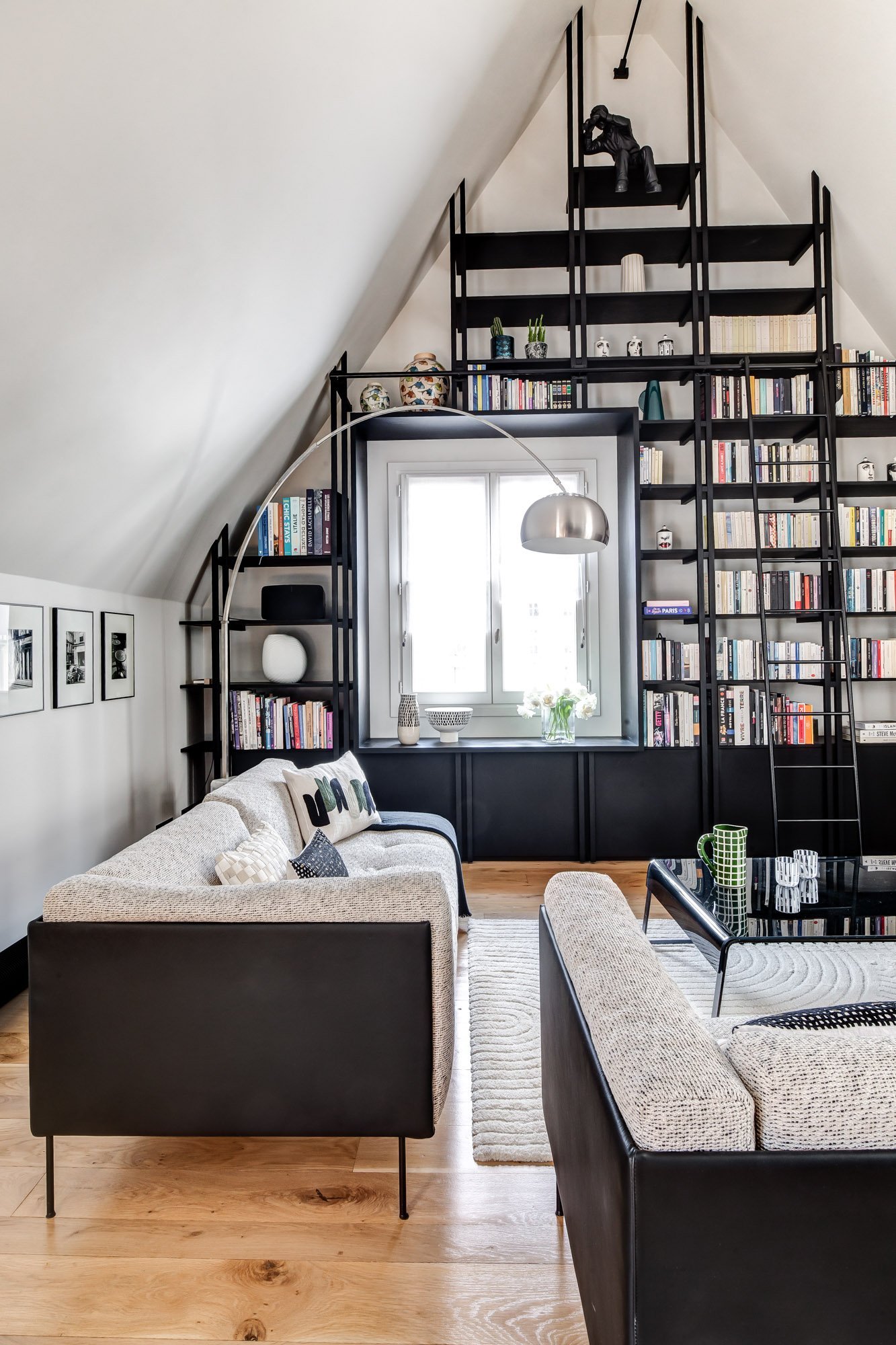 Living room left perspective — Le Marais