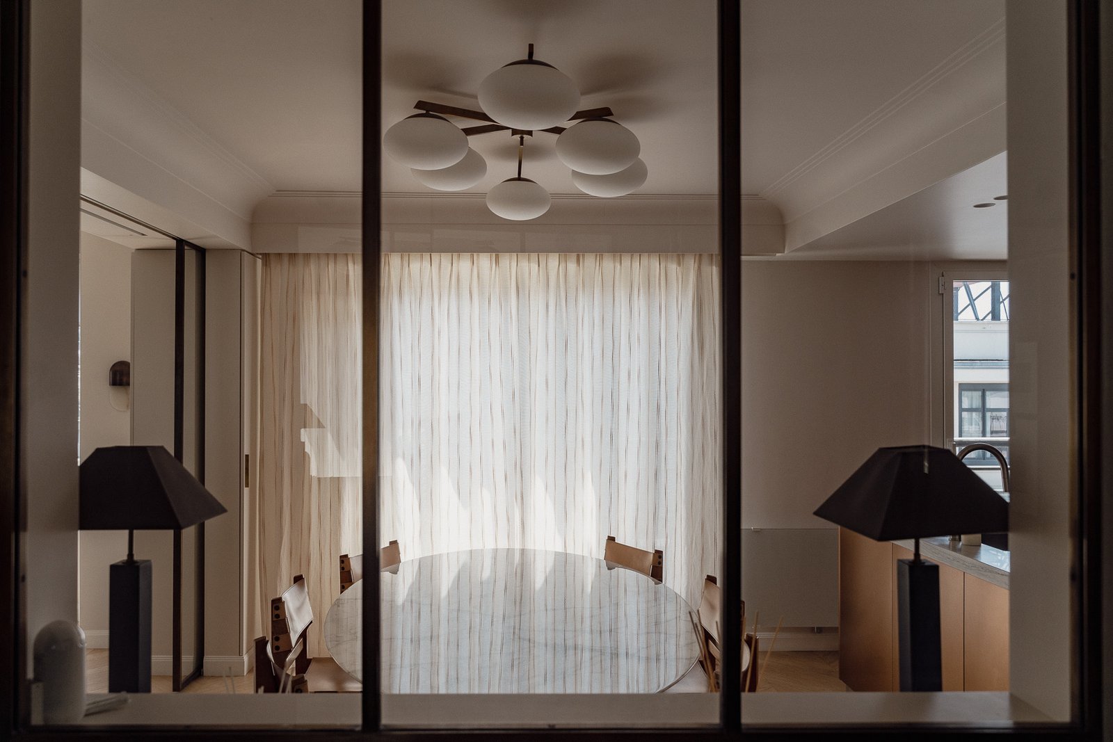 Dining room glass partition view — Trocadero