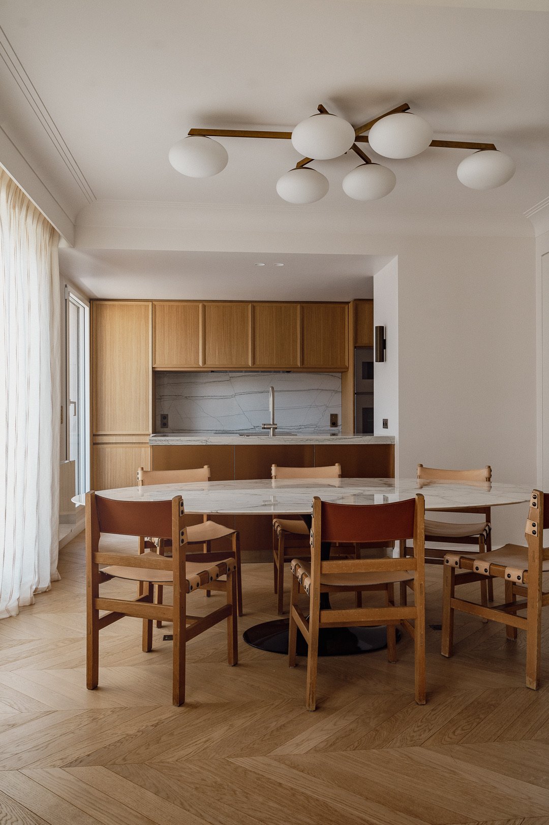 Integrated oak kitchen — Trocadero