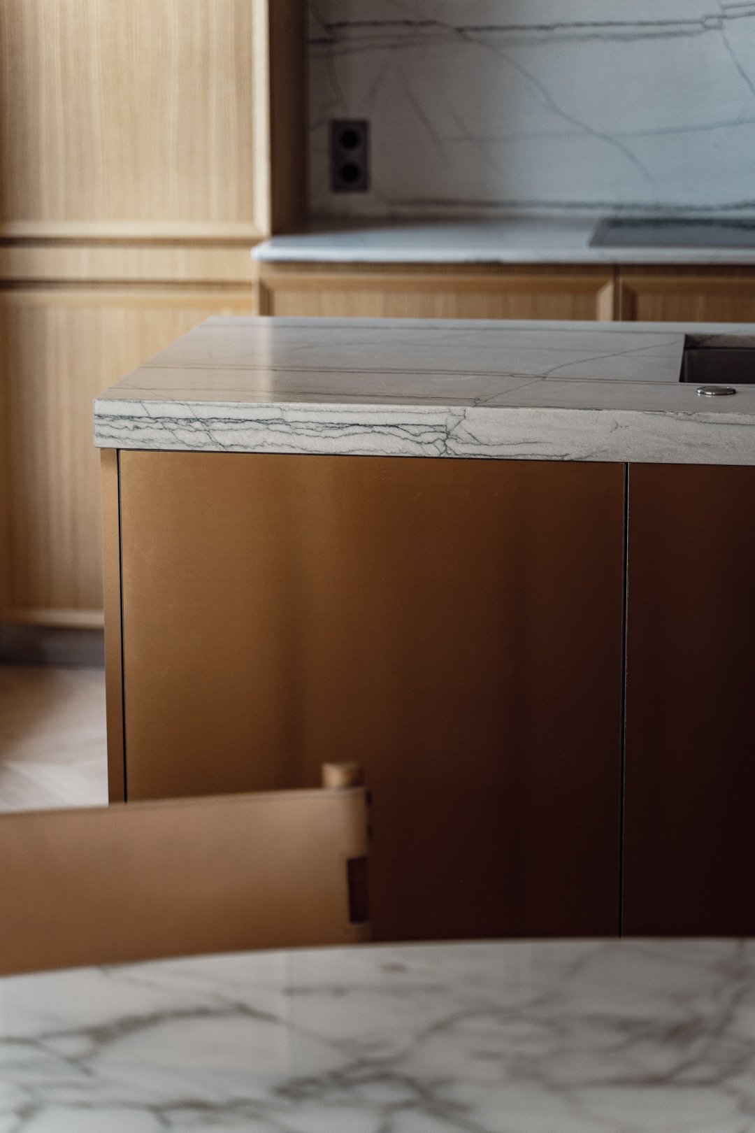 Oak desk detail — Trocadero