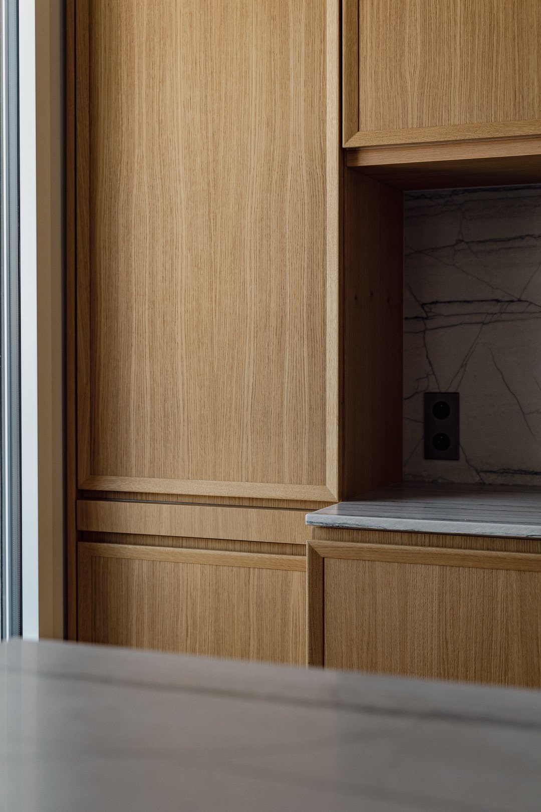 Office behind glass partition — Trocadero