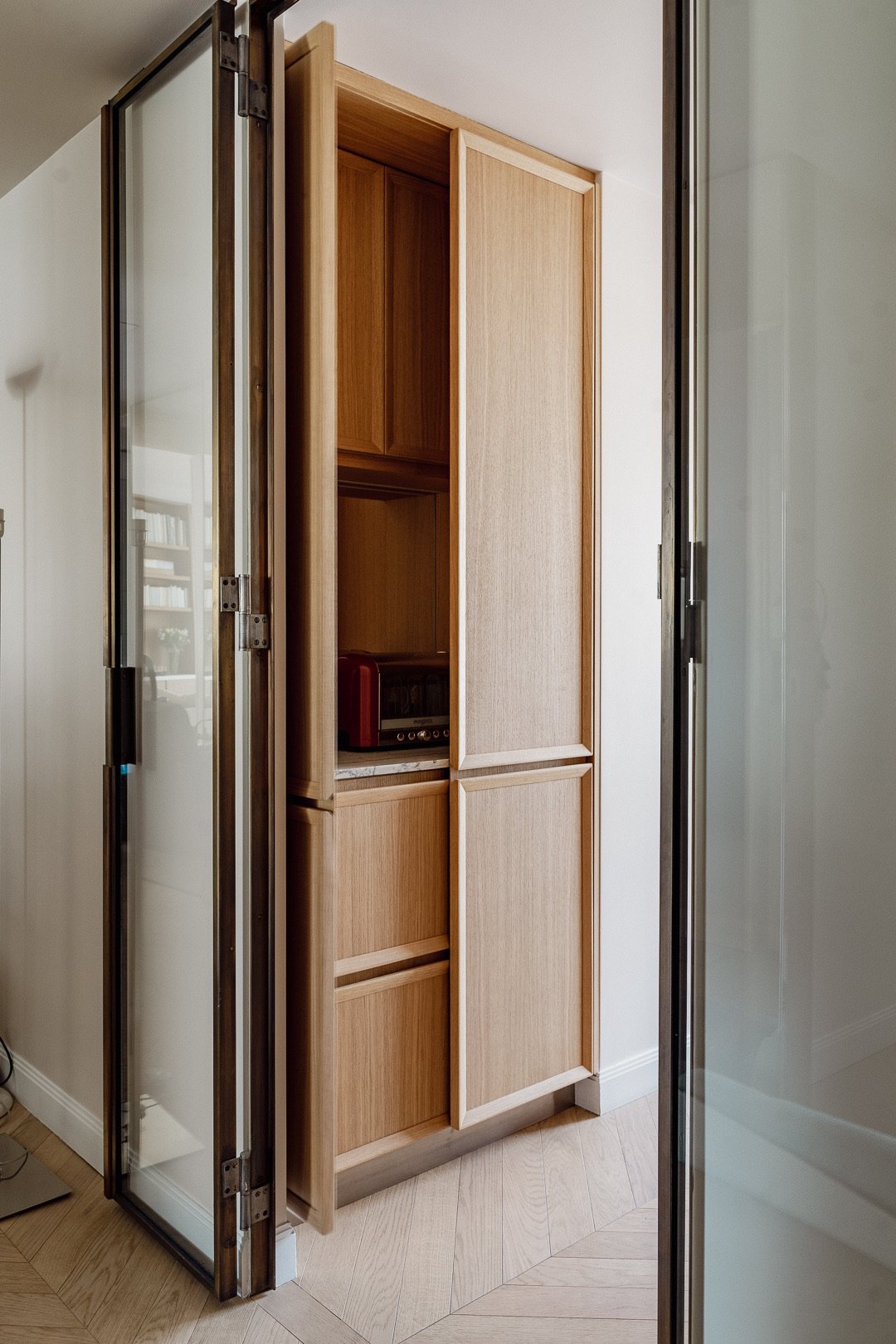 Marble basin detail — Trocadero