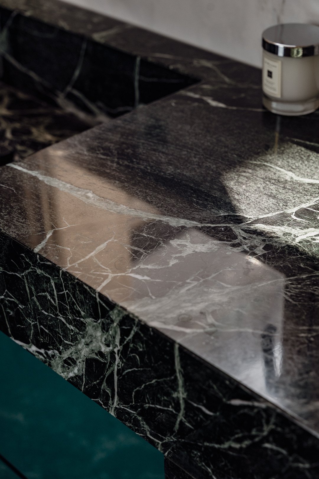 Corridor perspective — Trocadero