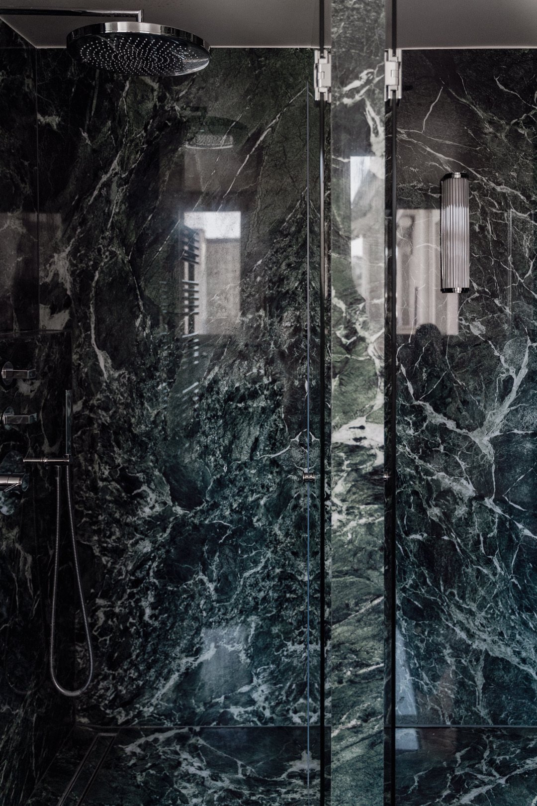 Living room natural light — Trocadero