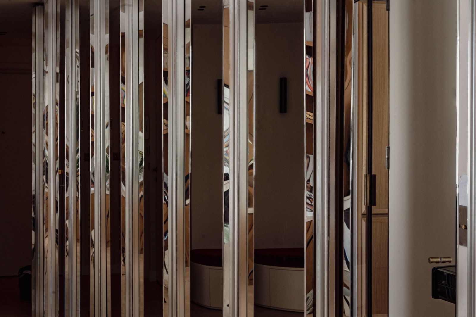 Balcony and railing — Trocadero