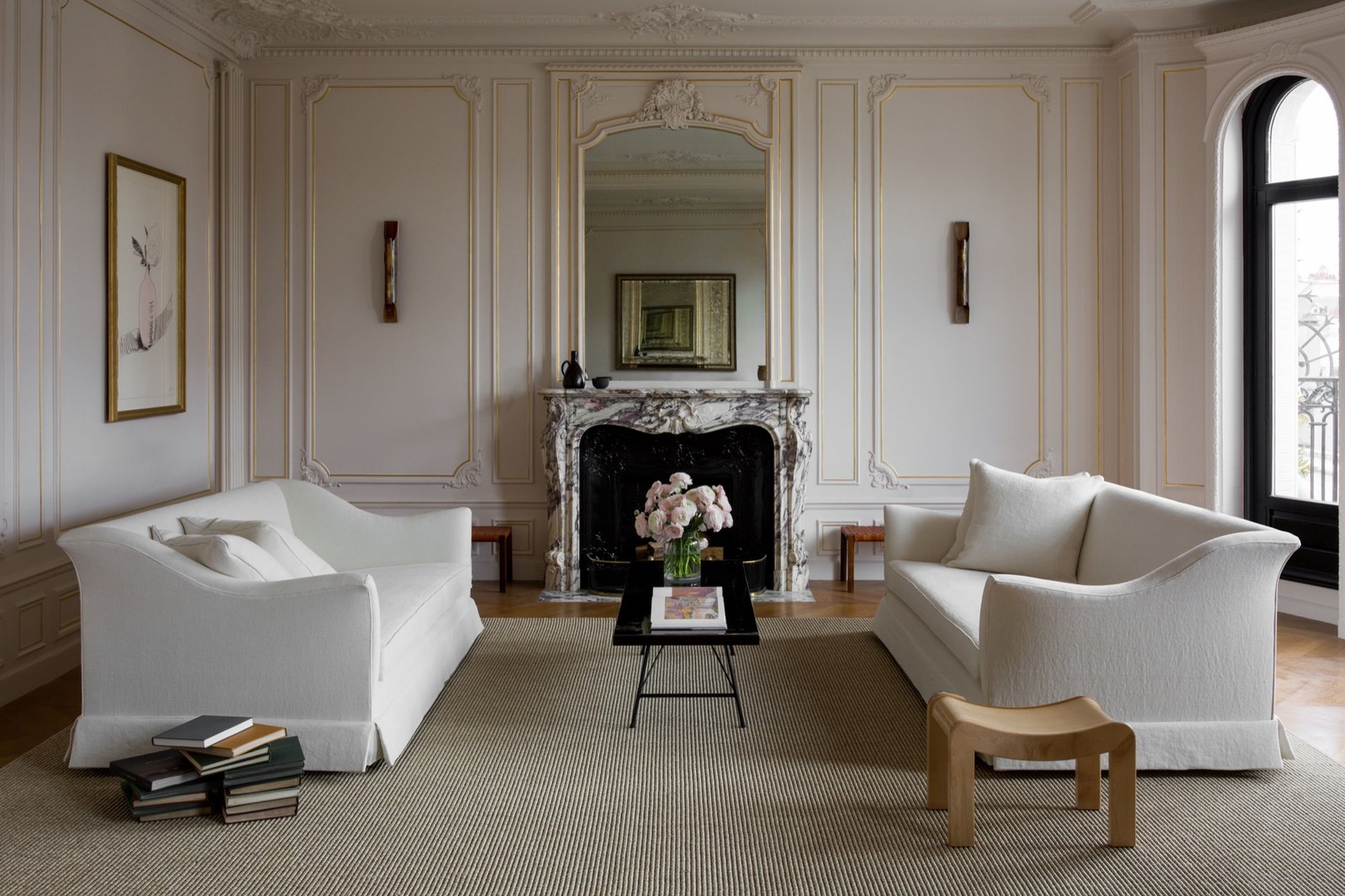 Living room gilded panelling and marble fireplace — Paris 8th