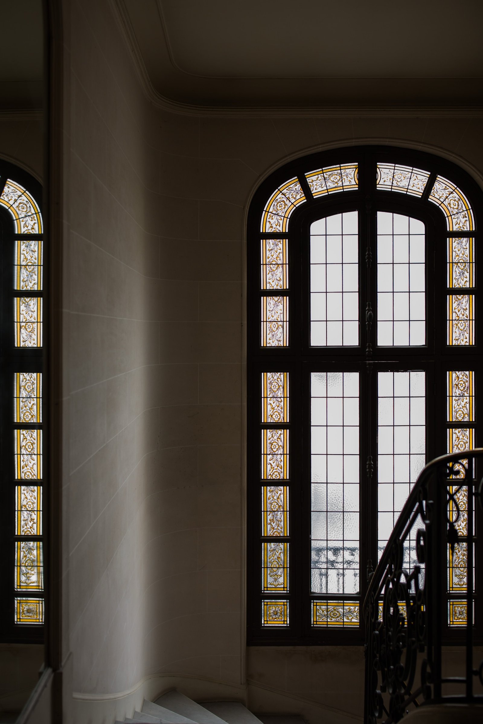 Marble table and chairs — Paris 8th